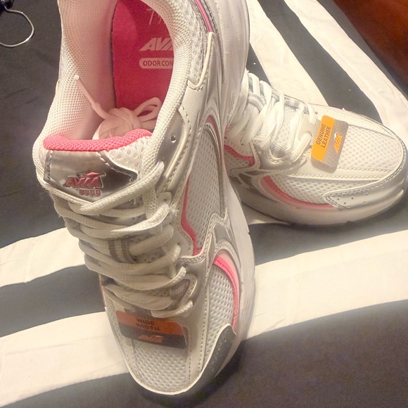 Avia Women's White and Pink Athletic Shoes - Picture 2 of 4